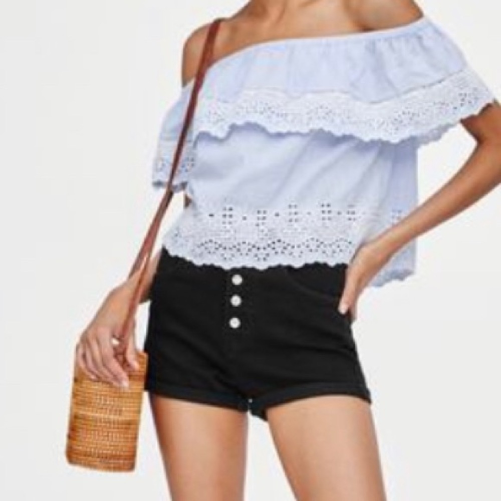 Zara hi waist button fly shorts - Picture 1 of 3